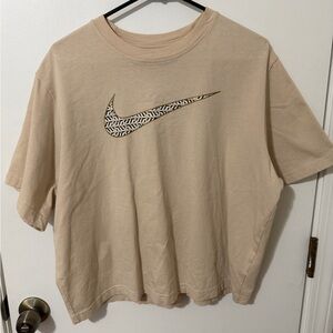 Nike Beige Graphic Swoosh T-Shirt Women’s Large Oversized Gold Detail
